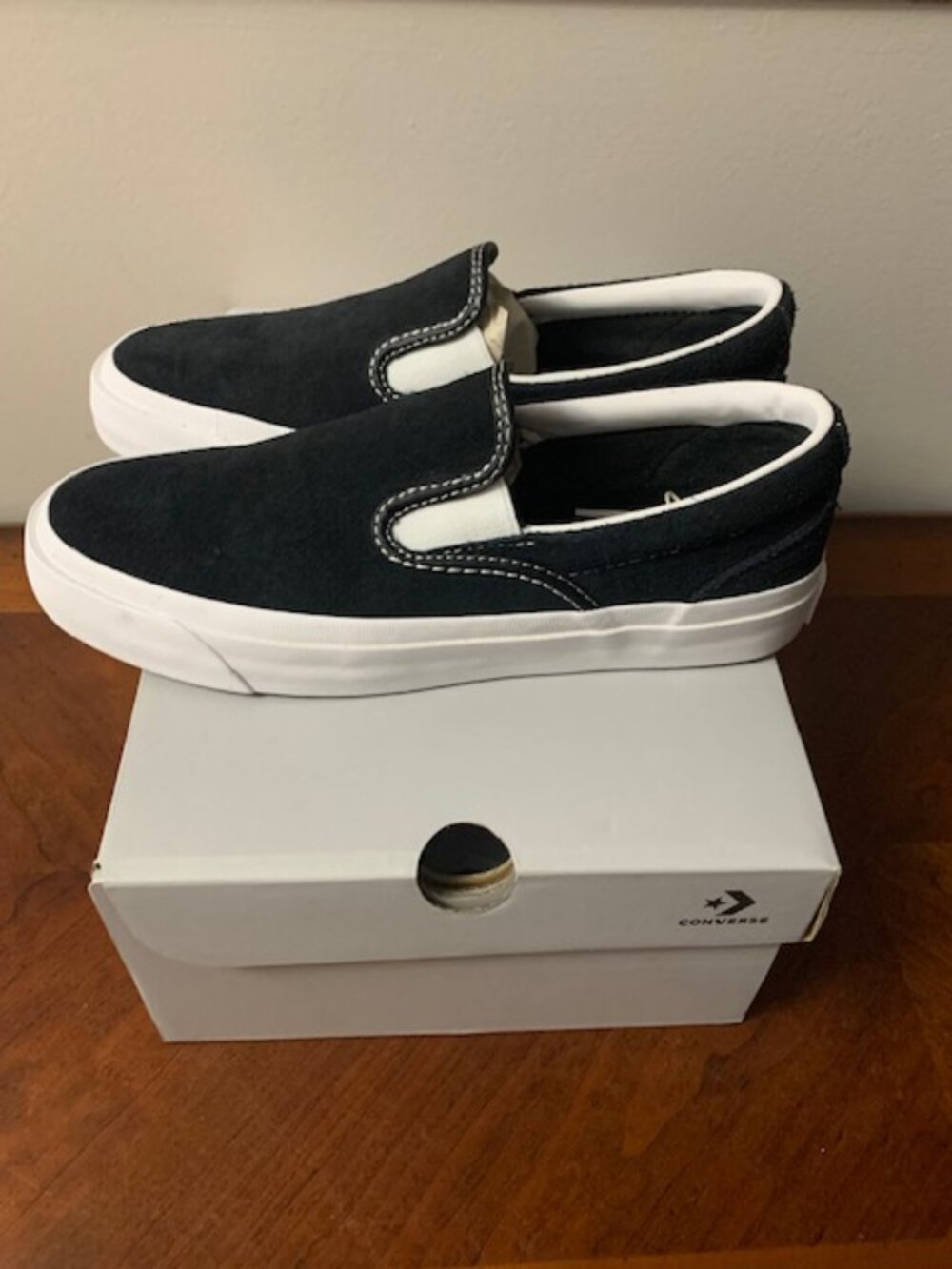 NWT pull on Converse shoes - Picture 4 of 7